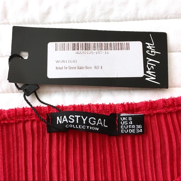 NEW Nasty Gal Red Velvet Skater Dress Sz 4 - Picture 6 of 8